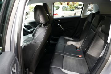 Fahrzeugabbildung Peugeot 2008 Allure