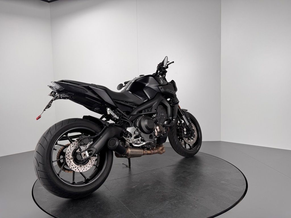 Fahrzeugabbildung Yamaha MT-09 *IXIL-ABGASANLAGE *WILBERS FEDERBEIN