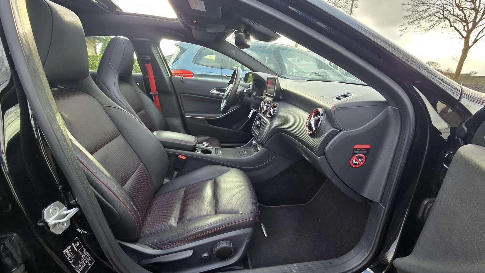 Mercedes-Benz A 250 A 250 Sport AUT Panorama DISTRONIC LEDER