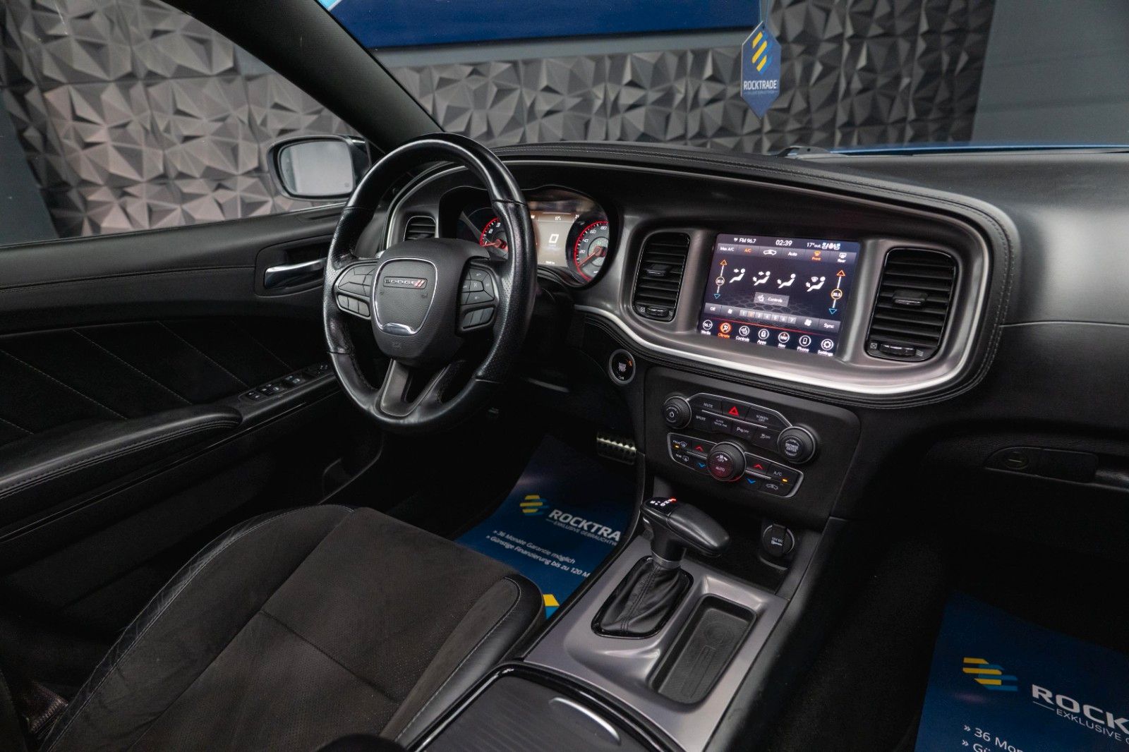 Fahrzeugabbildung Dodge Charger 5.7 V8 HEMI R/T Night-Paket Performance