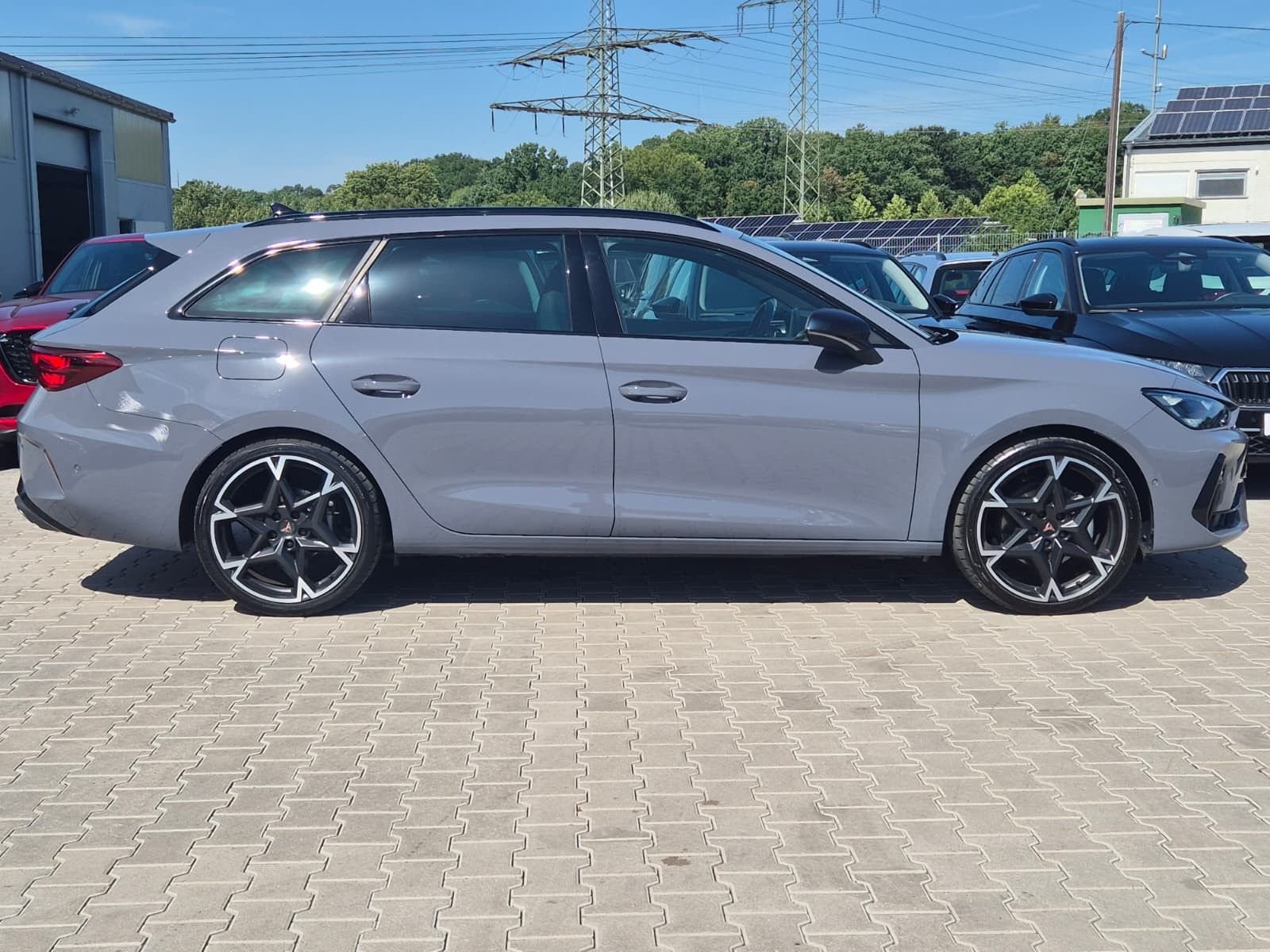 Fahrzeugabbildung CUPRA Leon 1.5 eTSI PANO*DCC*MATRIX*DINAMICA*AHK*5JG.