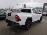 Toyota Hilux 2.8 Double Cab Invincible 4x4 - Toyota Hilux: 2.4
