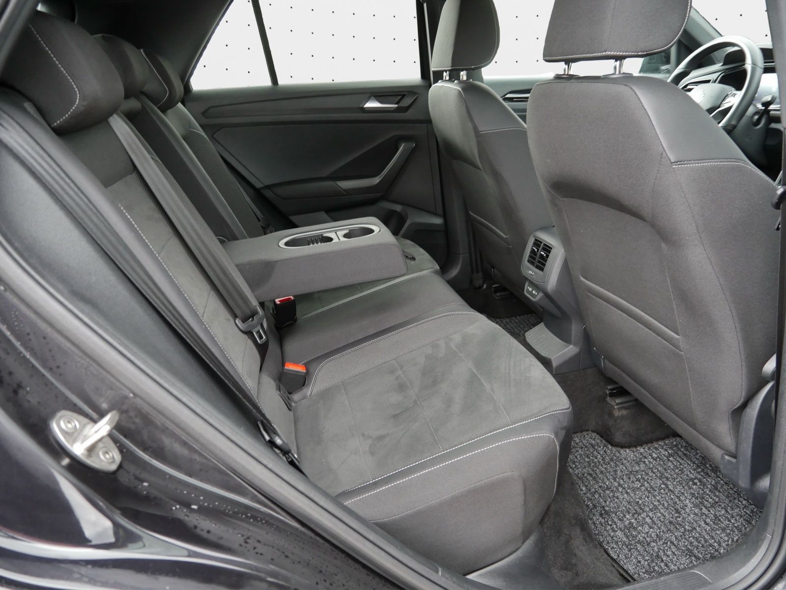 Volkswagen T-Roc - Bild 16