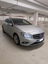 Mercedes-Benz A 200 CDI Urban - Mercedes-Benz A 200 aus 2013 mit Diesel-Antrieb: Limousine