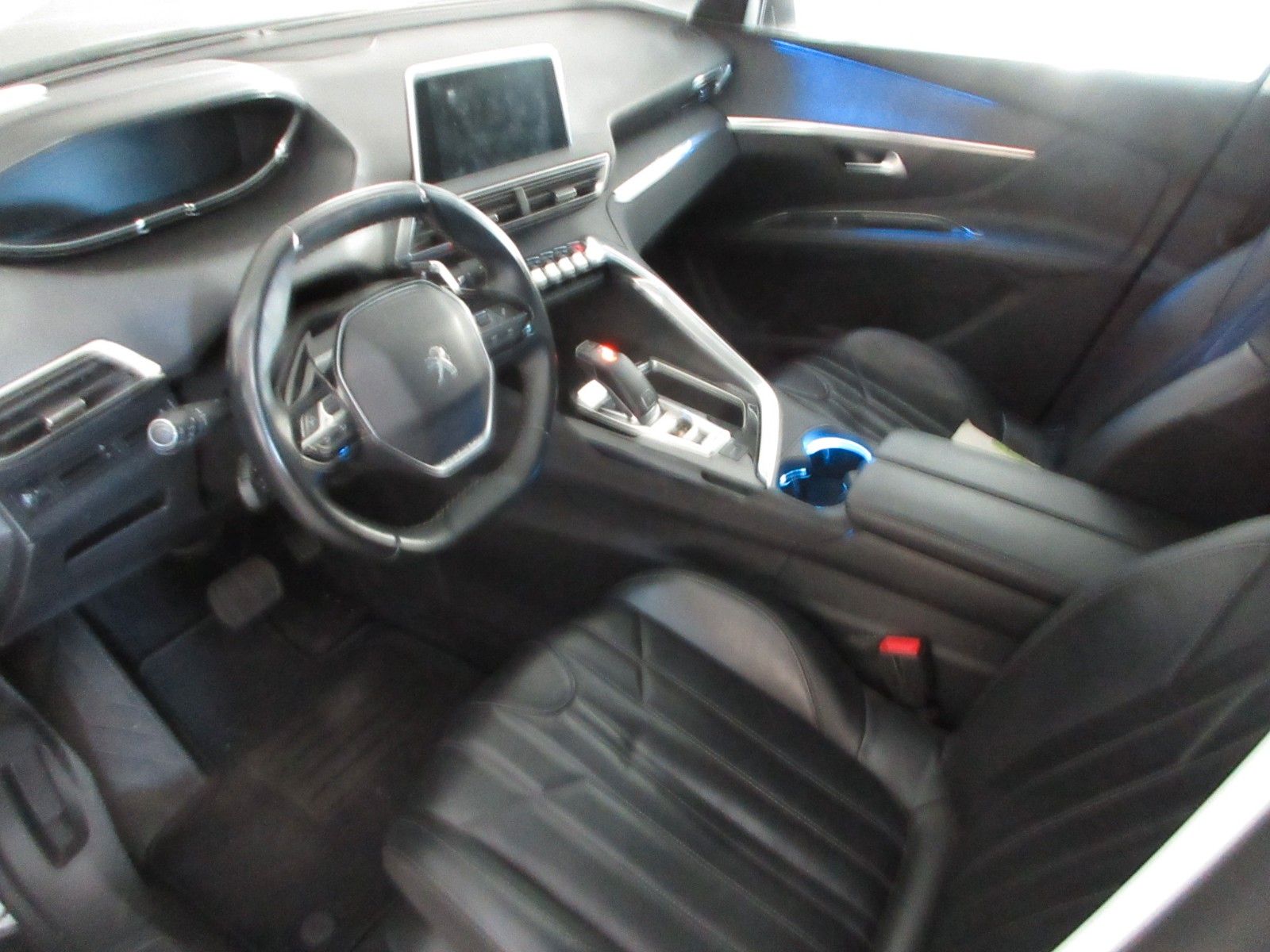 Fahrzeugabbildung Peugeot 5008 Allure 1.5D  NAVI/LEDER/PDC/R´CAM/AHK