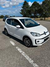 Volkswagen Top gepflegter Volkswagen up!  - VW up! von privat