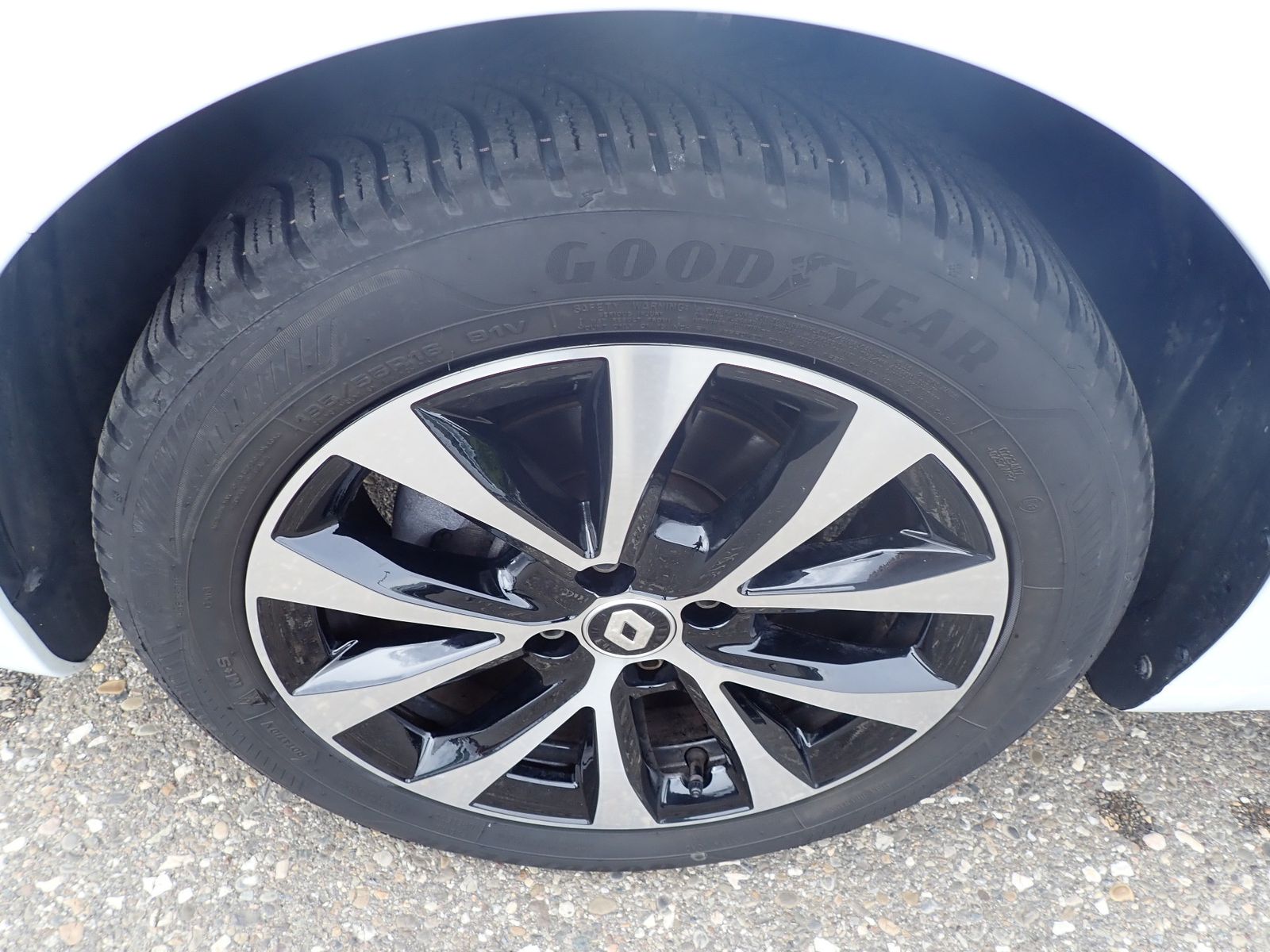 Fahrzeugabbildung Renault Clio Techno TCe 90 X-Tronic