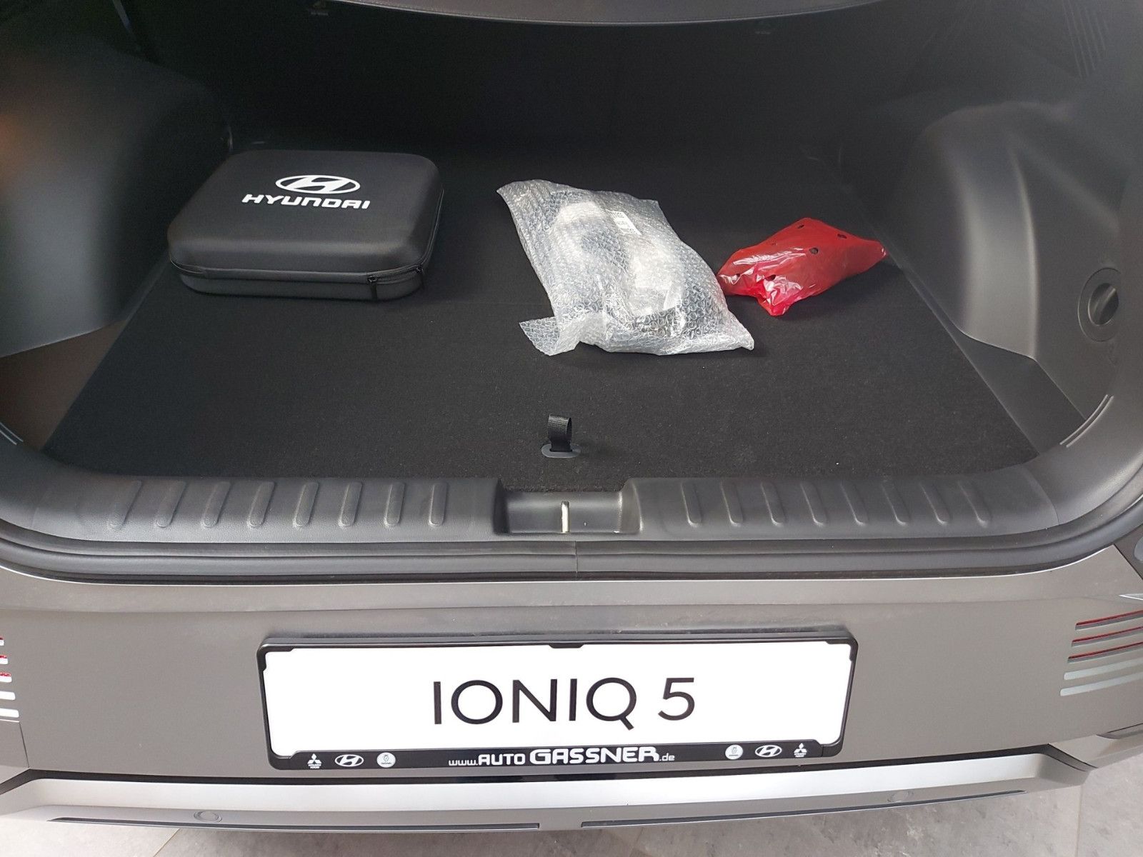 Fahrzeugabbildung Hyundai IONIQ 5 325PS 4WD Uniq Relax Kamerap. 20 Zoll