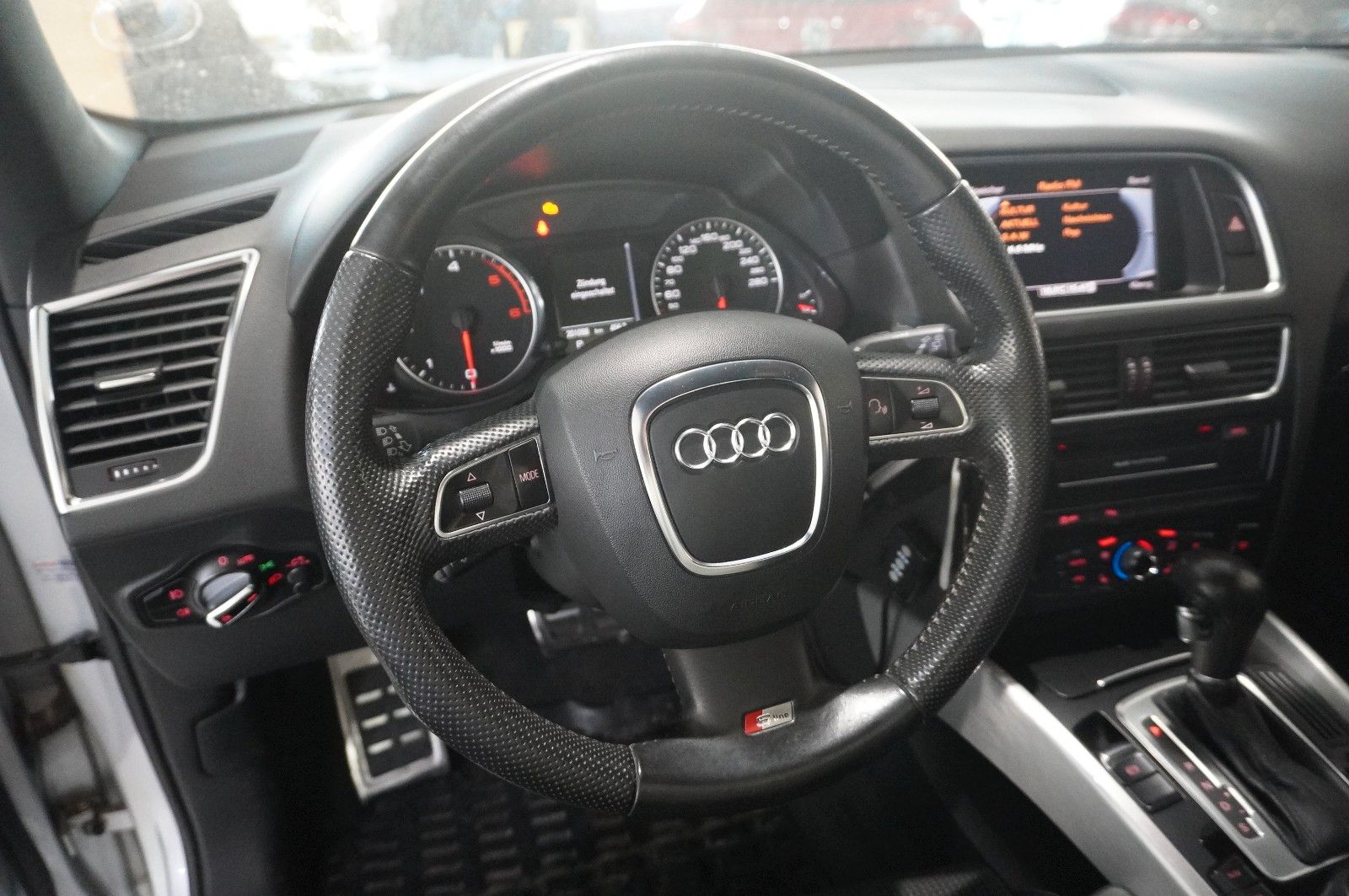 Fahrzeugabbildung Audi Q5 3.0 TDI V6 S-LINE QUATTRO NAVI/BI-XENON/SPORT