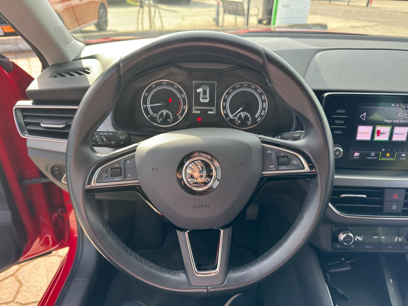 Fahrzeugabbildung SKODA Kamiq 115PS 6-Gang*PDC*LED*Alcantara/Leder