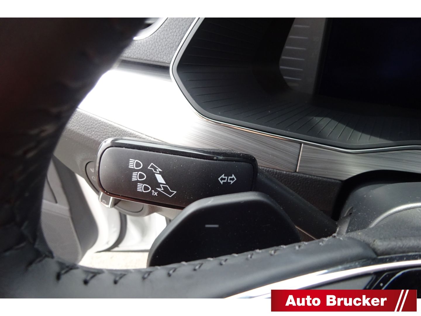 Skoda Superb Combi Ambition 2.0 TDI Navi Alu FSE LED foto 12