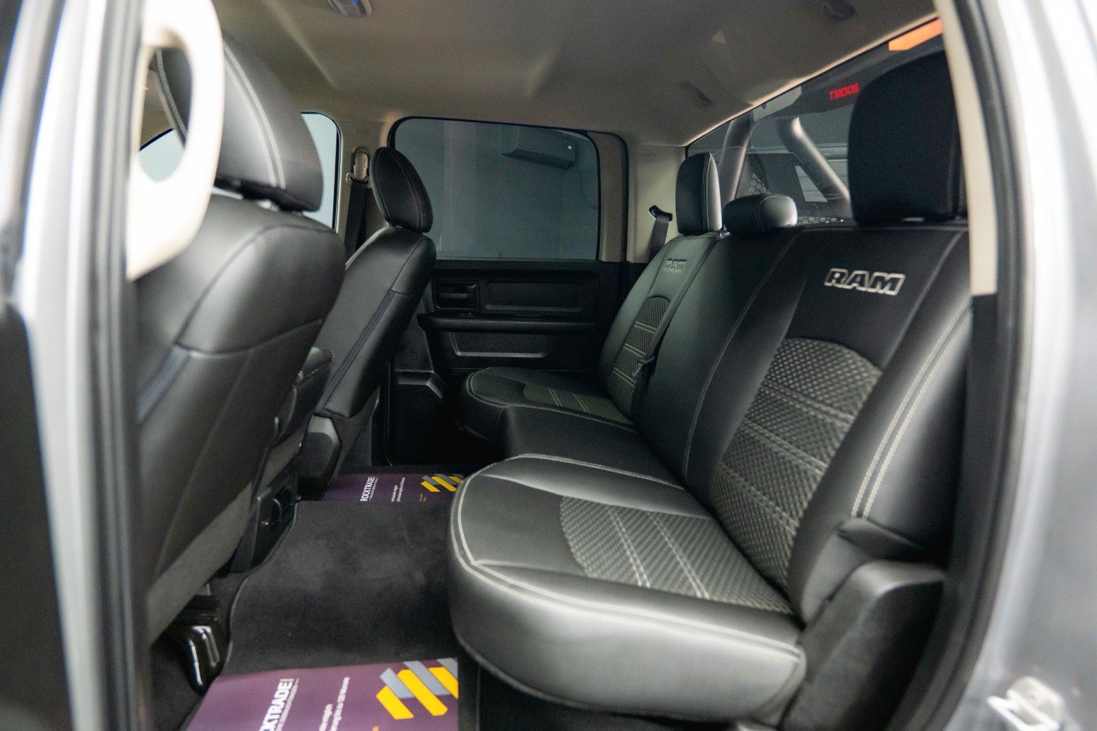 Fahrzeugabbildung Dodge RAM 5.7 V8 HEMI 4x4 OFFROAD Night-Paket *LED*AHK