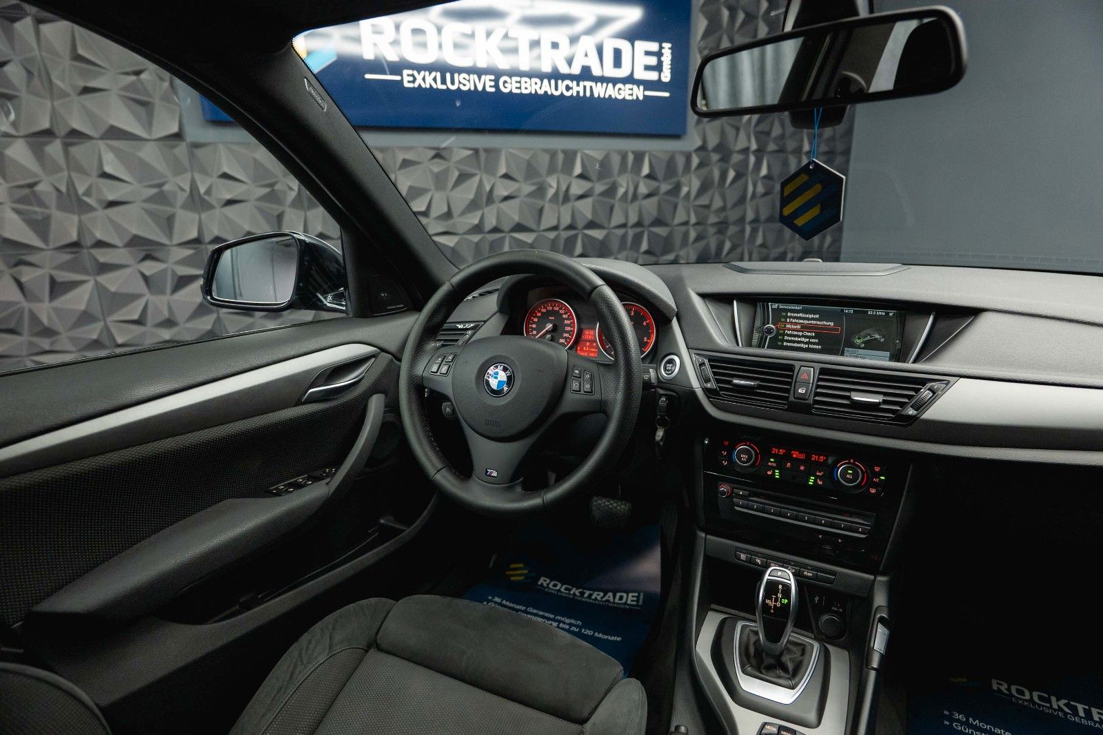 Fahrzeugabbildung BMW X1 xDrive 18d M-Sport Shadow Line *Bi-Xenon*DAB*