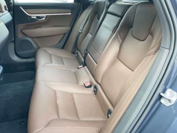Volvo V90 Cross Country - 7