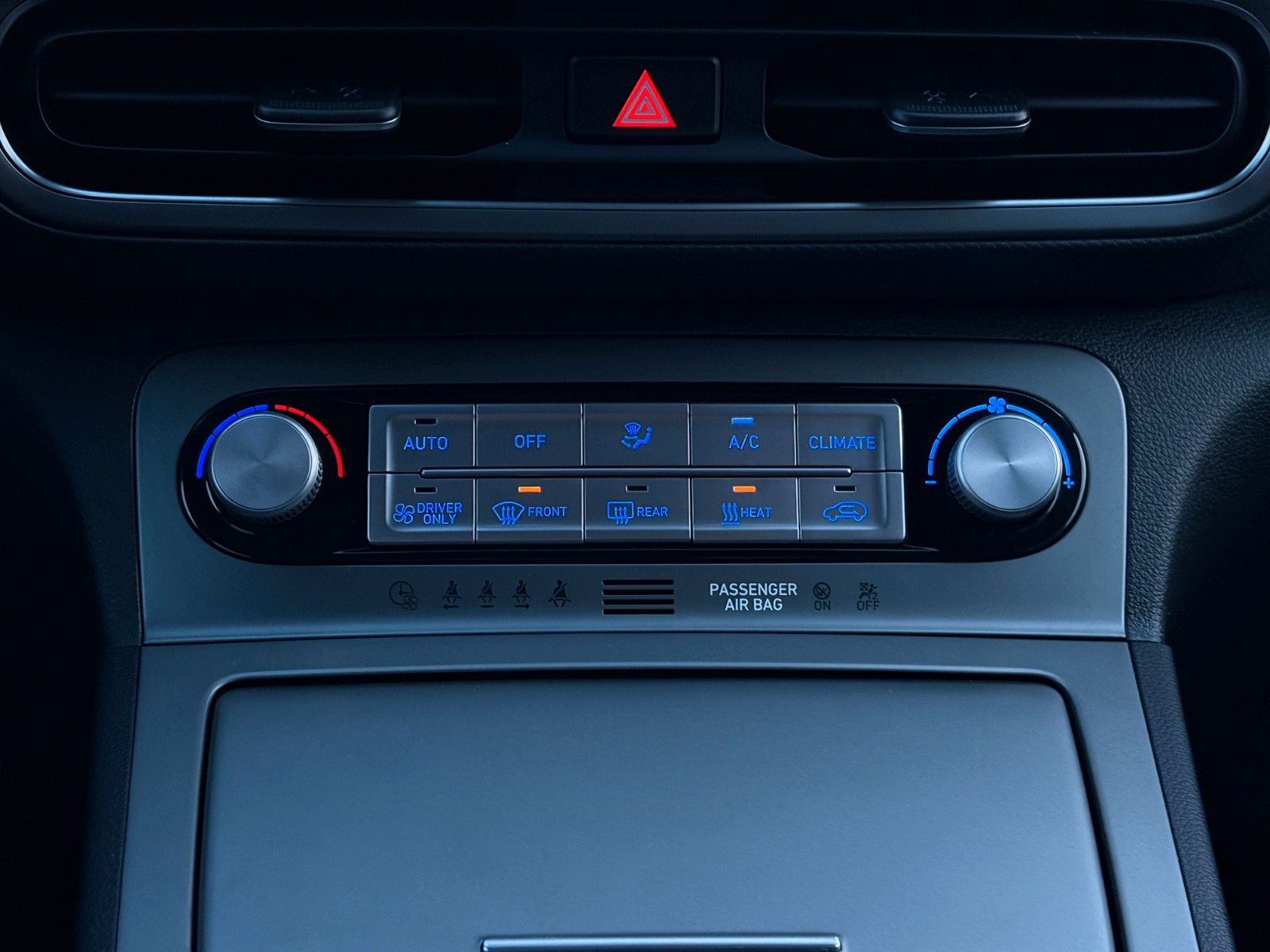 Fahrzeugabbildung Hyundai Kona Edition 30+ Elektro 2WD CarPlay LKA PDC LFA