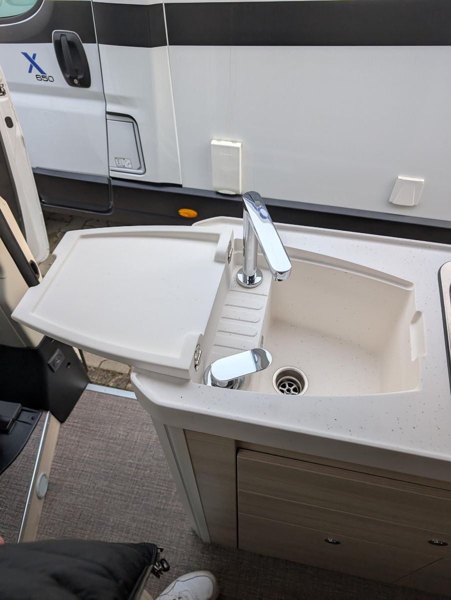 Fahrzeugabbildung Eura Mobil Van V 595 HB Markise, Automatik, Fahrassistenzp.