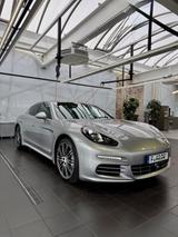 Porsche Panamera 4S APPROVED GARANTIE - Porsche Gebrauchtwagen in Offenbach
