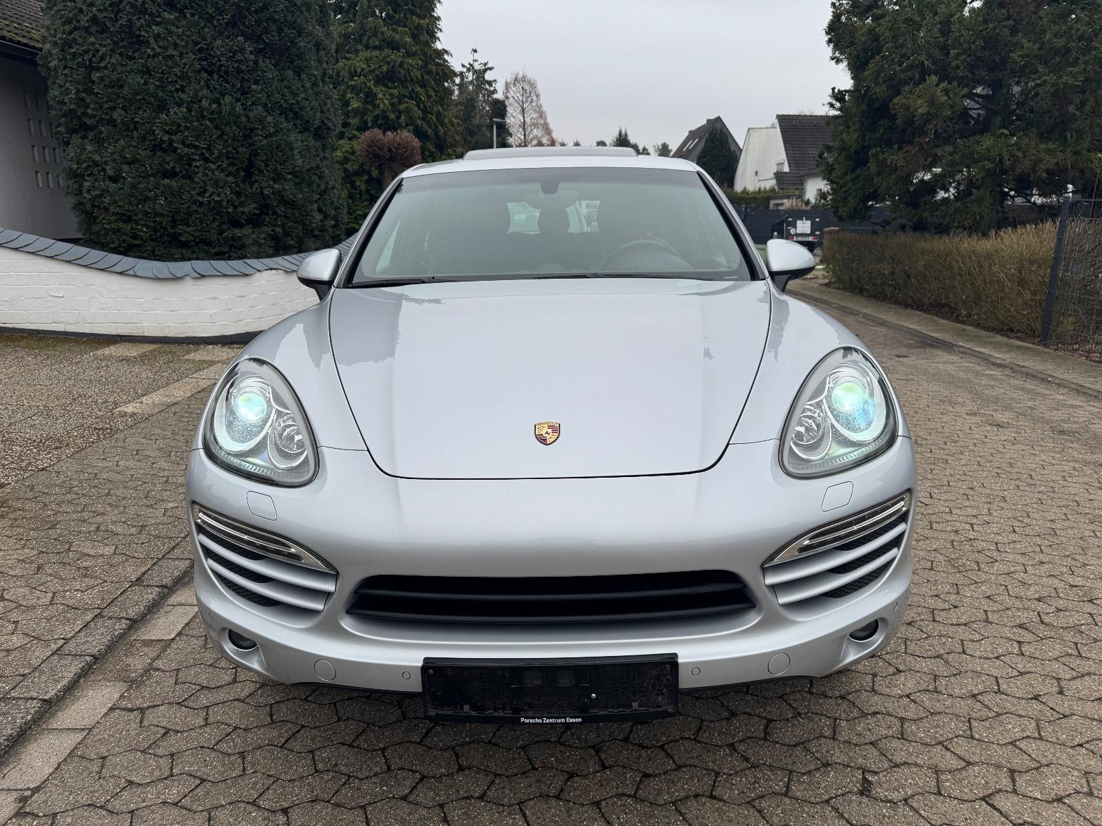 Porsche Cayenne STANDHEIZUNG EGHD BOSE XENON NAVI 1.HAND