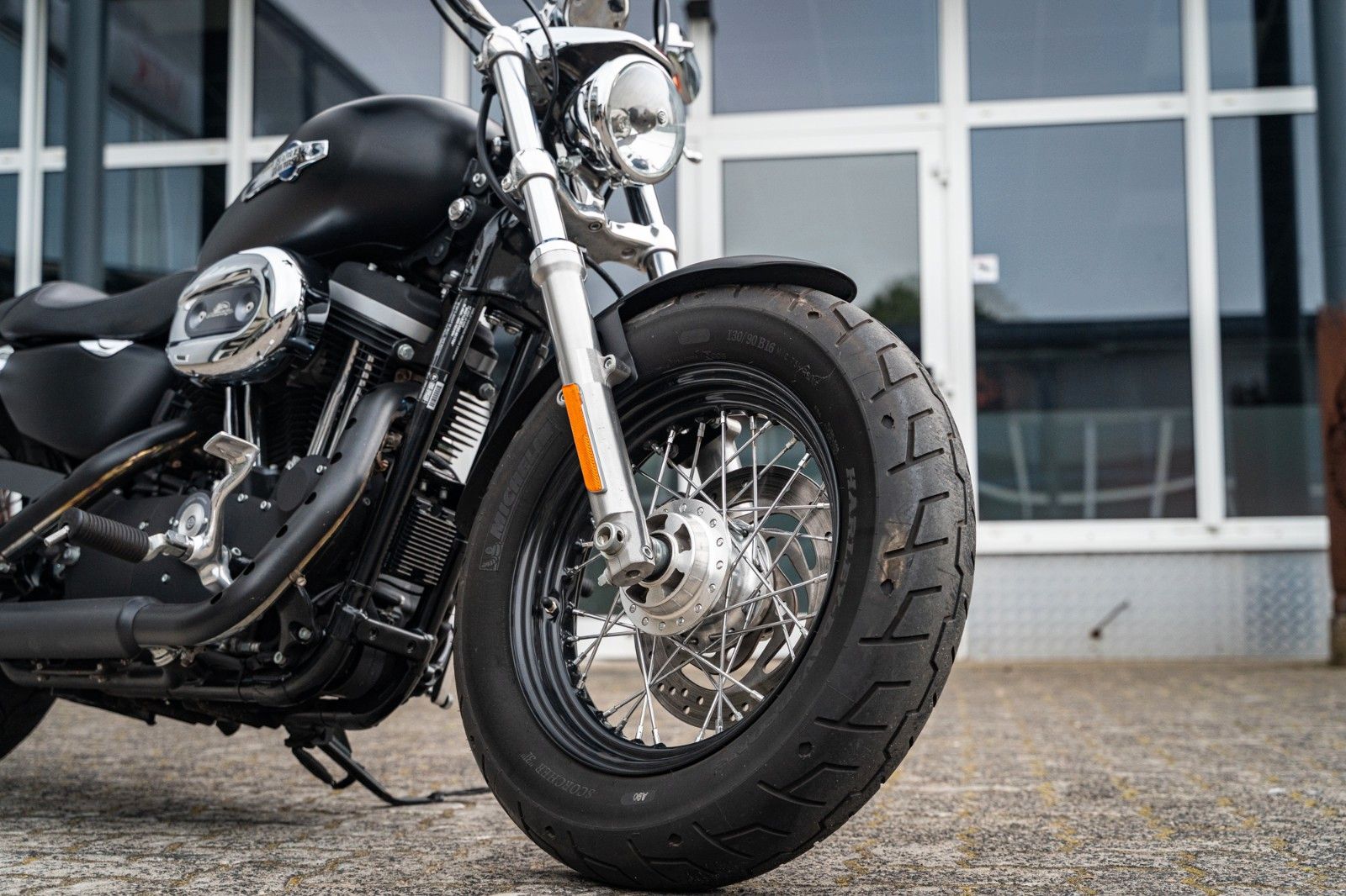 Fahrzeugabbildung Harley-Davidson Sportster XL1200CB Custom Limited -Vance&Hines-