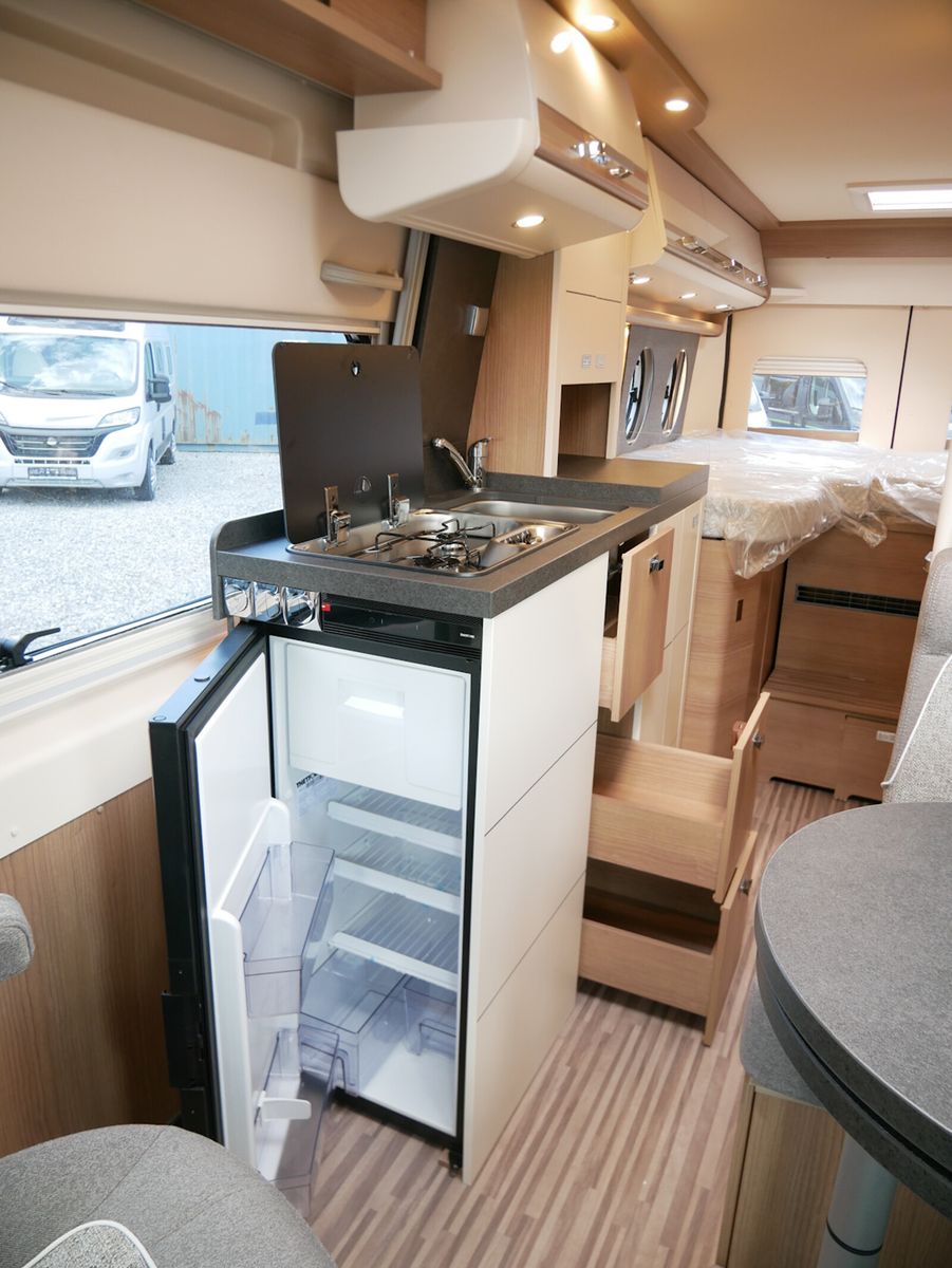 Fahrzeugabbildung Malibu Van first class - two rooms 640 LE RB D6E,Navi