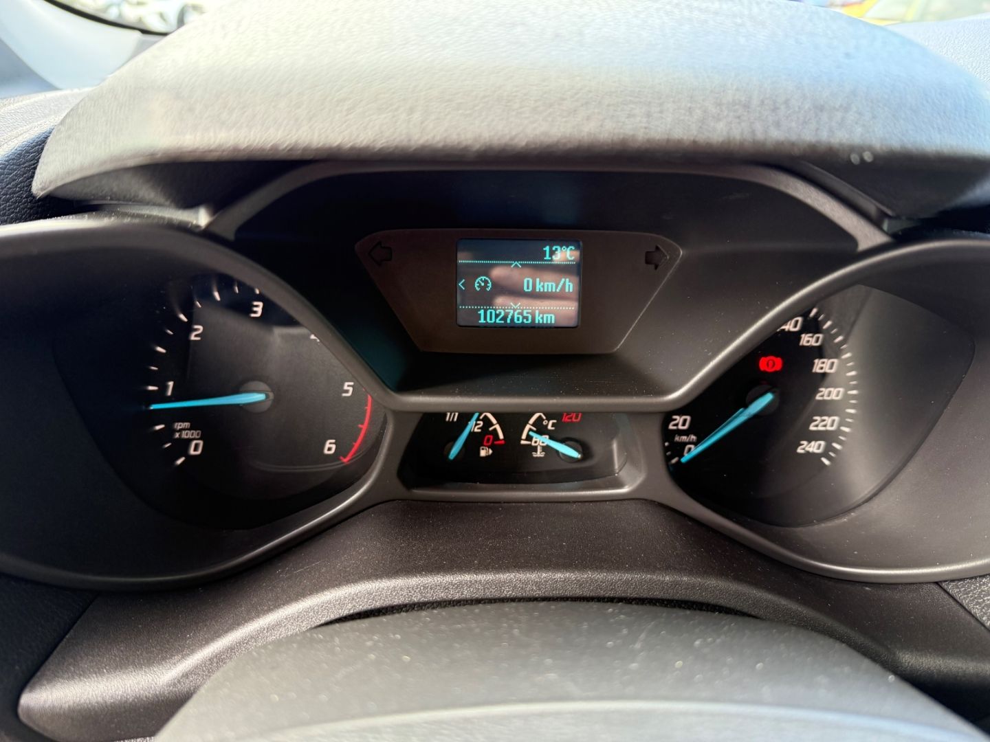 Fahrzeugabbildung Ford Transit Connect Kasten Trend AHK  Regalsystem PD