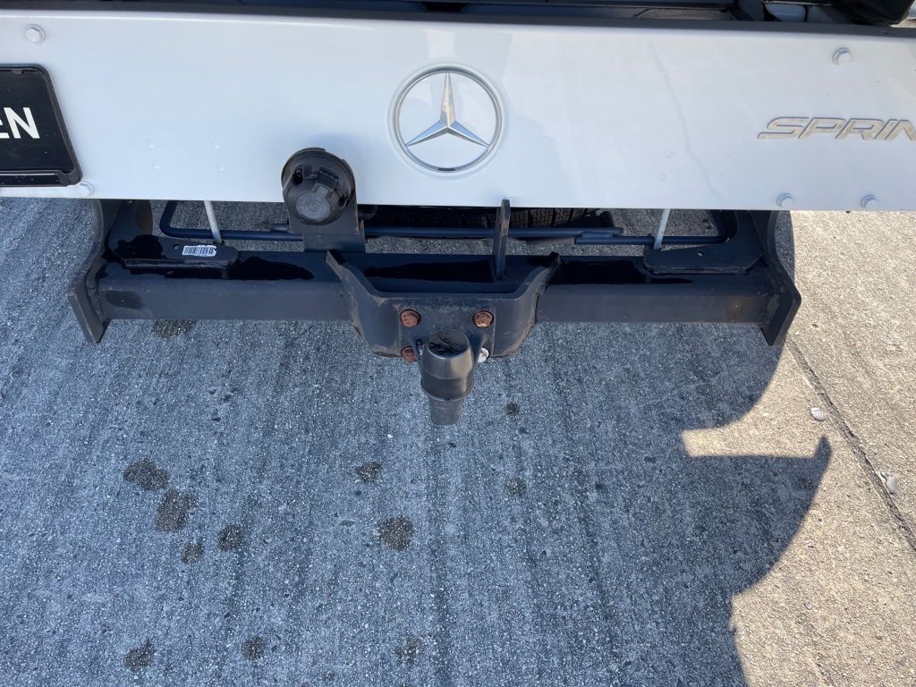 Fahrzeugabbildung Mercedes-Benz Sprinter 315 CDI Pritsche 3665 AHK,Klima,7-Sitze