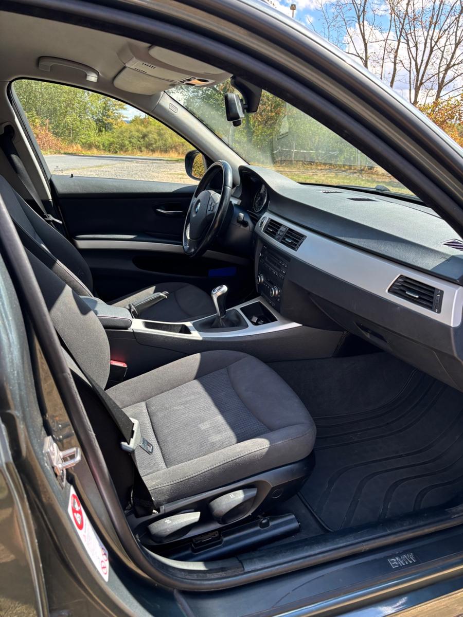 BMW 318 2009 — engine 1.995 cm³, 143 HP (105kW)
