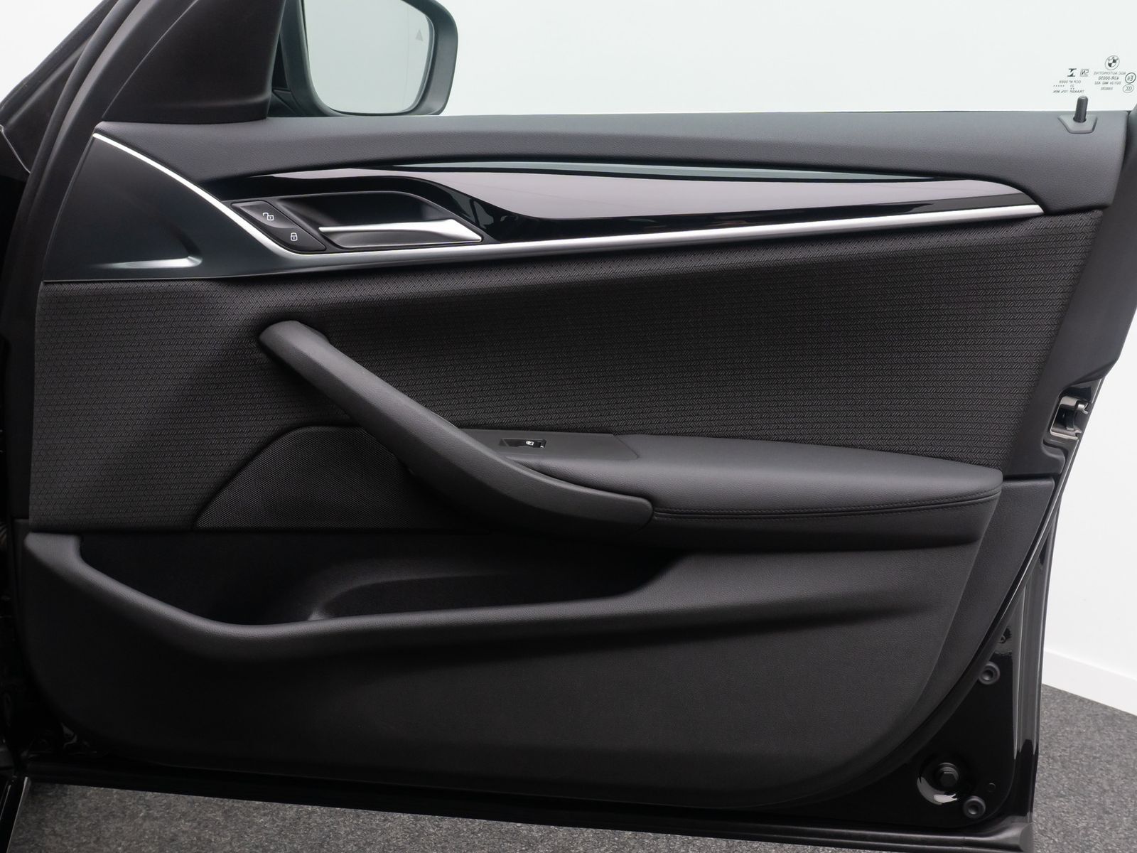 Fahrzeugabbildung BMW 530e MSportlenk Alarm DAB Kamera 4xKlima 18Zoll