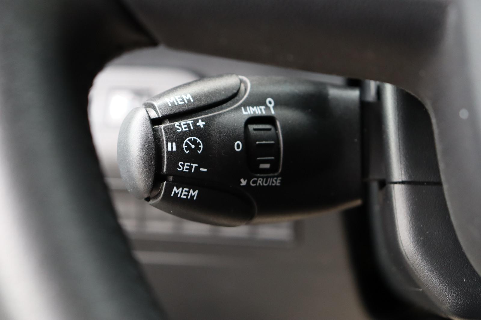 Citroën Berlingo 1.5 HDi MPV Feel M Aut. LED 360° 1.Hand