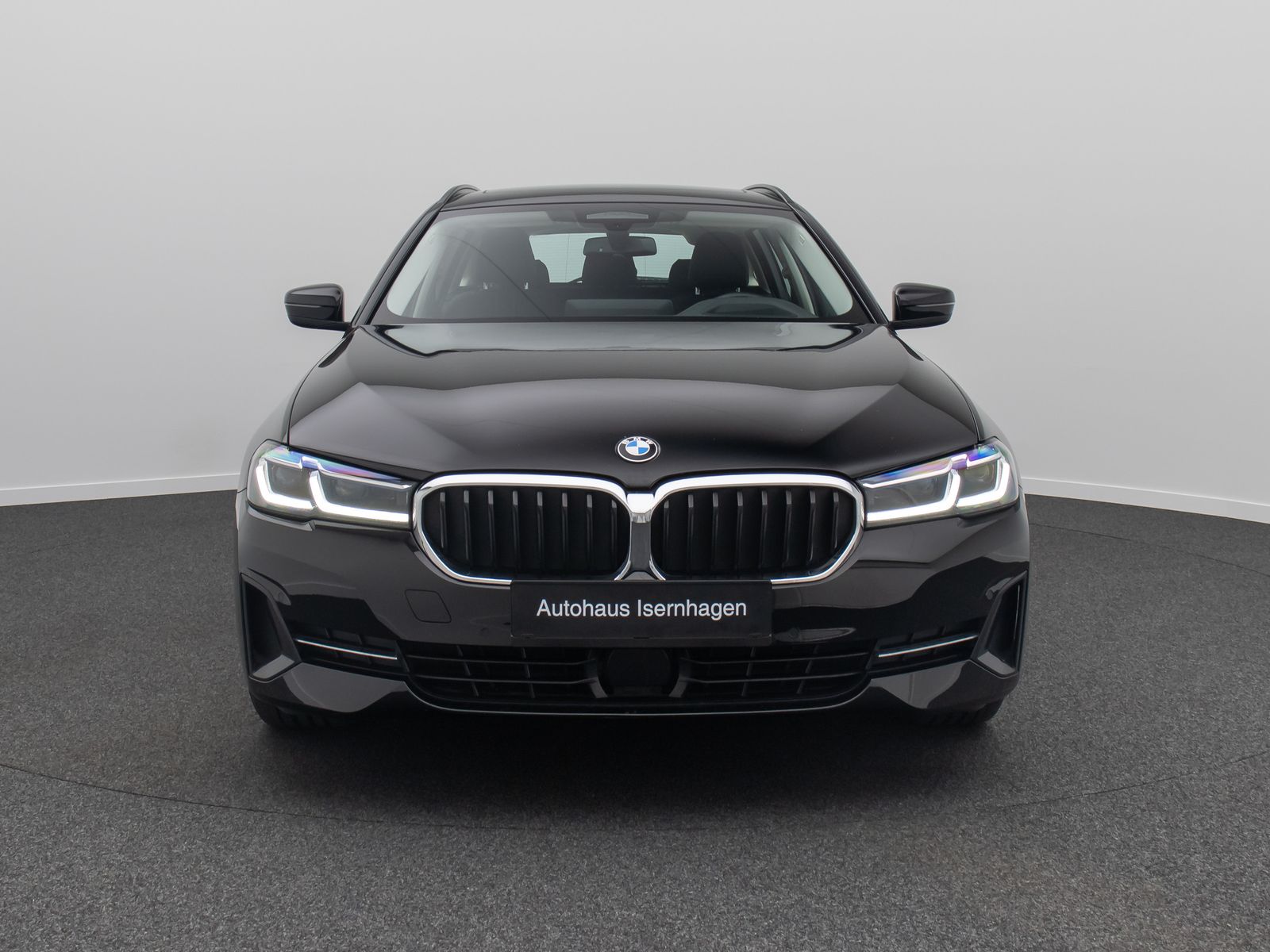 Fahrzeugabbildung BMW 520d xD Kamera HUD DAB Laser Panorama Leder 19"