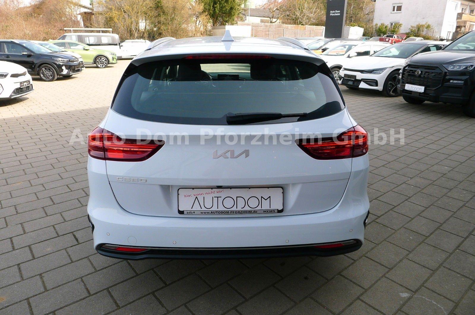 Kia CEED SW 1,5T DCT Spirit /UVO/NAVI/Kamera/LED