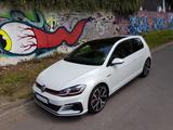 Volkswagen Golf VII - GTI BlueMotion Technology 2,0l TSI - Volkswagen Golf: Bluemotion Technology