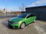Skoda Octavia Combi RS DSG Leder Kamera Navi Memory - Skoda Octavia: Grün, RS