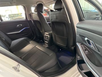 Fahrzeugabbildung BMW 320d Sport Line Stop&Go LiveCockpt+ Kamera HiFi