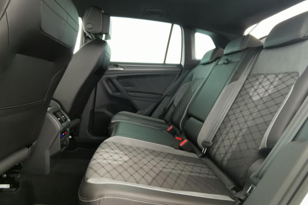 Volkswagen Tiguan R-Line 1.5 TSI 110kW 7-Gang DSG 4 Türen