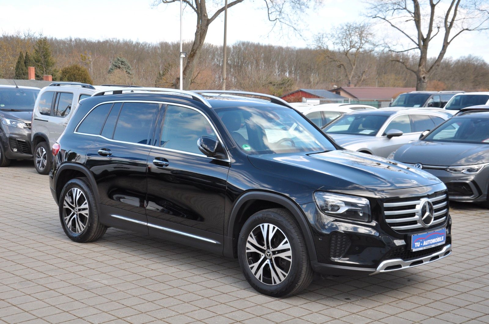 MERCEDES-BENZ GLB 220 d 4M 8G MULTIBEAM-DISTR.-LEDER-BURMESTER