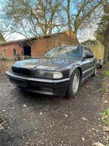 BMW E38 735i V8 - BMW 735: E38 735i