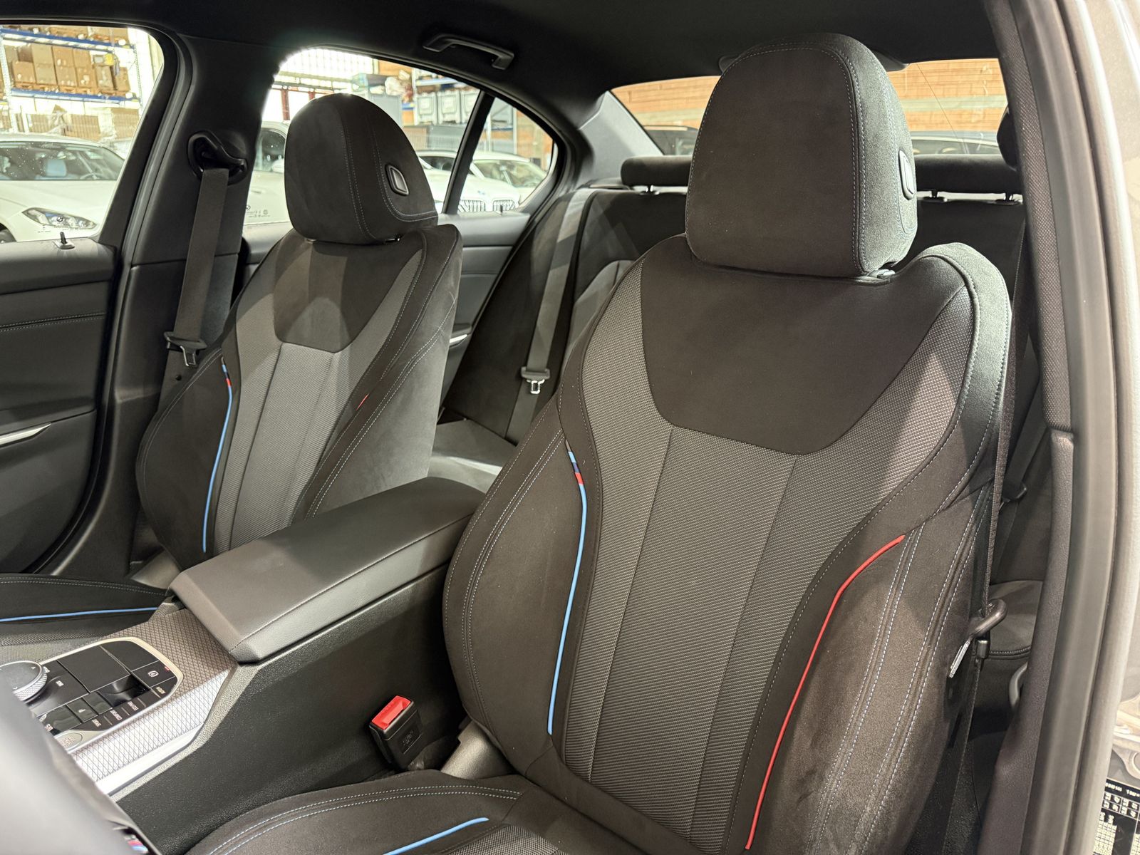 Fahrzeugabbildung BMW 330d xDrive |M Sportpaket |AHK |Driving Assistan