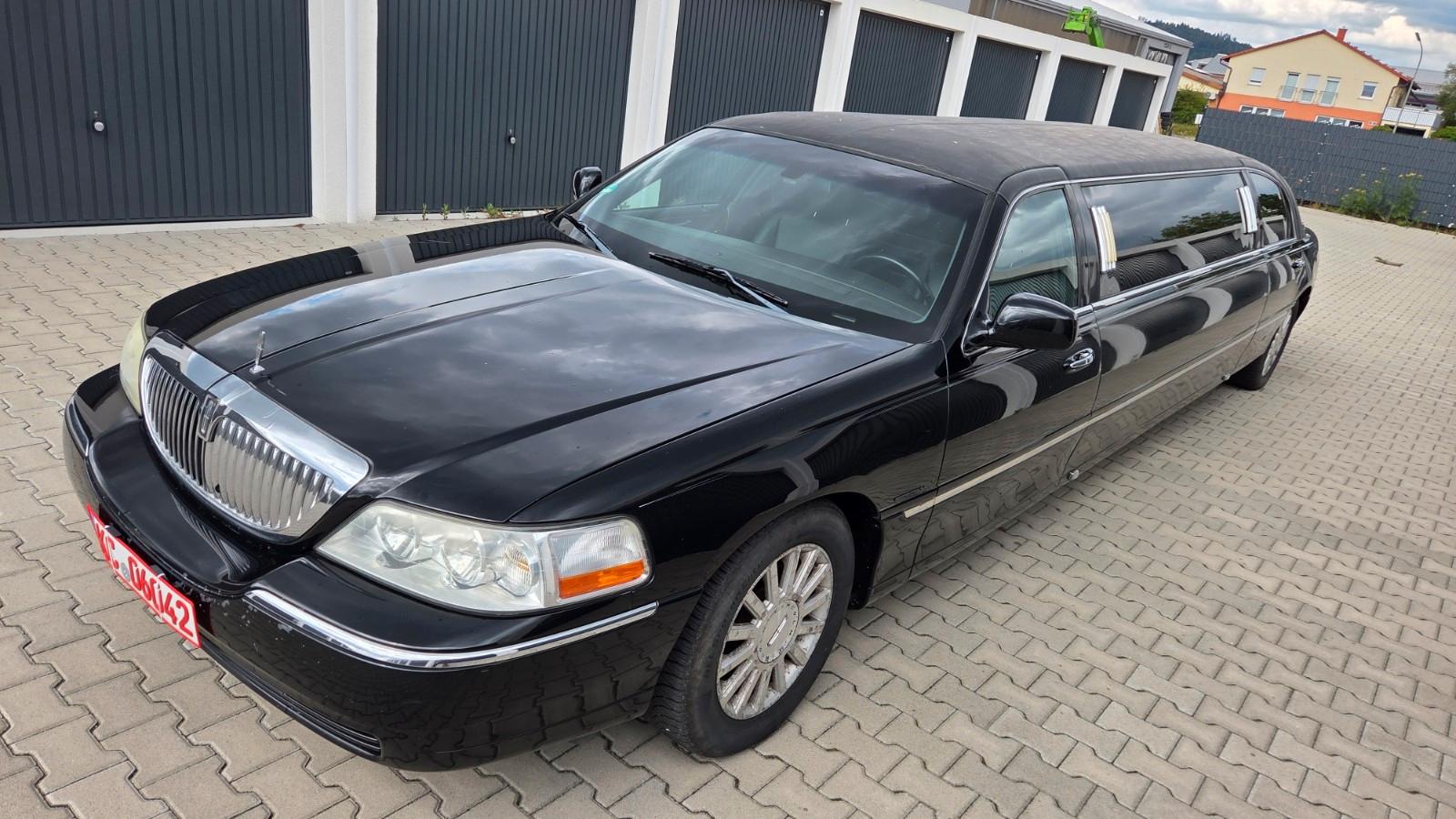 Lincoln Town Car 4.6 Stretchlimousine 8,00m TÜV 12/2026
