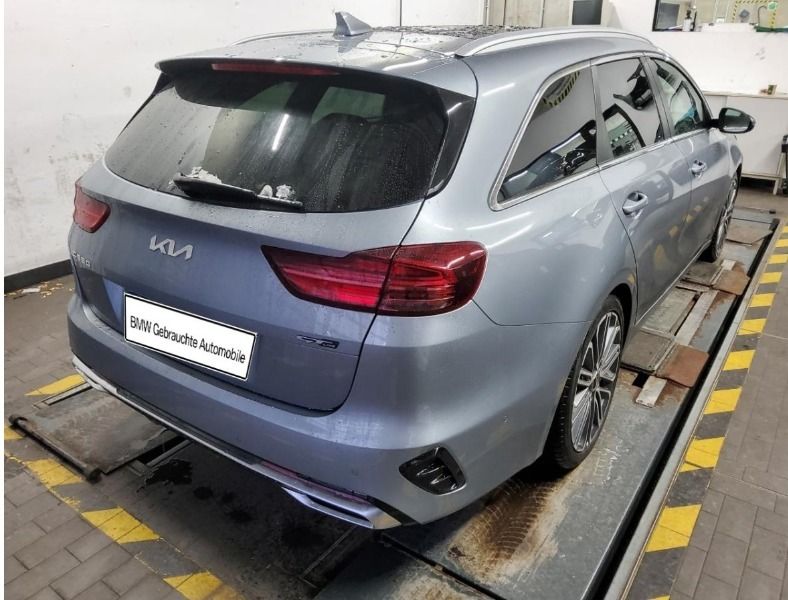 Fahrzeugabbildung Kia Ceed Sportswagon 15 T-GDI GT Line LEDER EGSD ACC