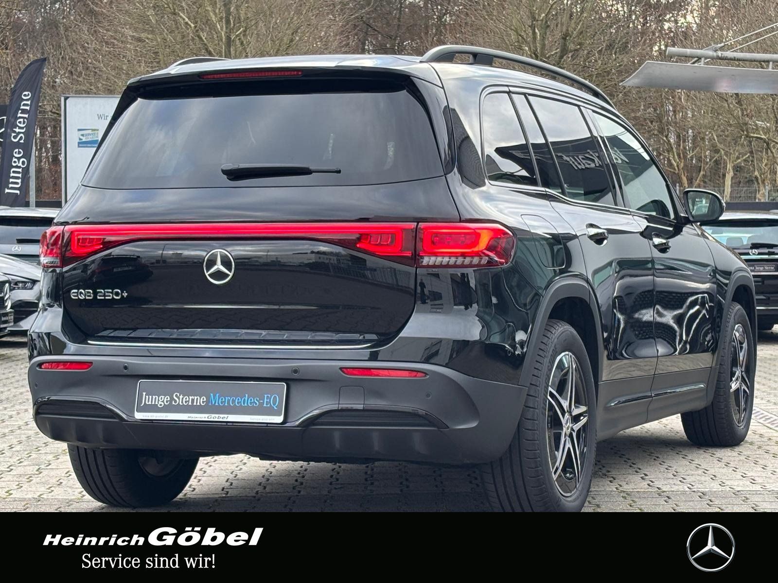 Fahrzeugabbildung Mercedes-Benz EQB 250+ AMG*PANO*HUD*KAMERA*AMBIENTEBELEUCHTUNG