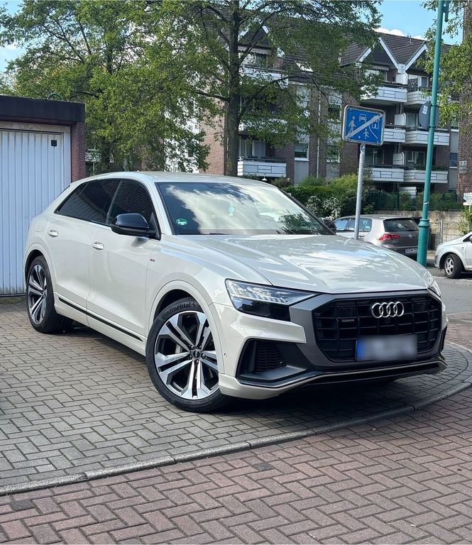 Image of Audi Q8