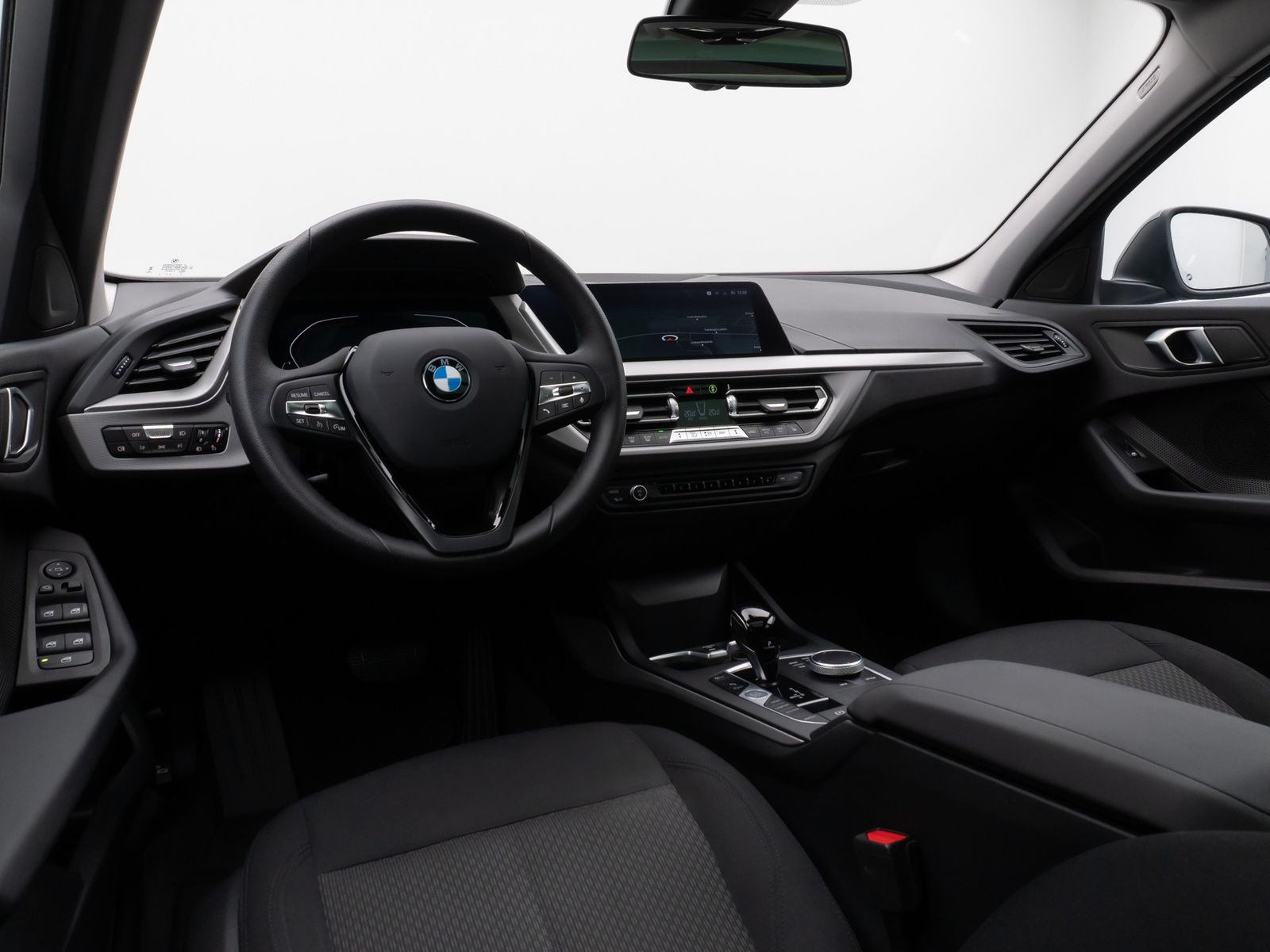 Fahrzeugabbildung BMW 120i Panorama Kamera HUD HiFi DAB LED 17Zoll