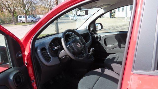 Fiat Panda City Cross 1,0 70 PS Hybrid + Winterräder