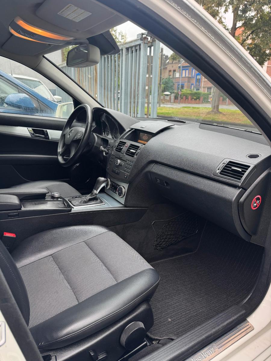 Mercedes-Benz C180 2005 — photo 10