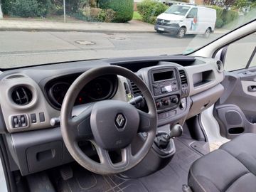 Renault Trafic - 11