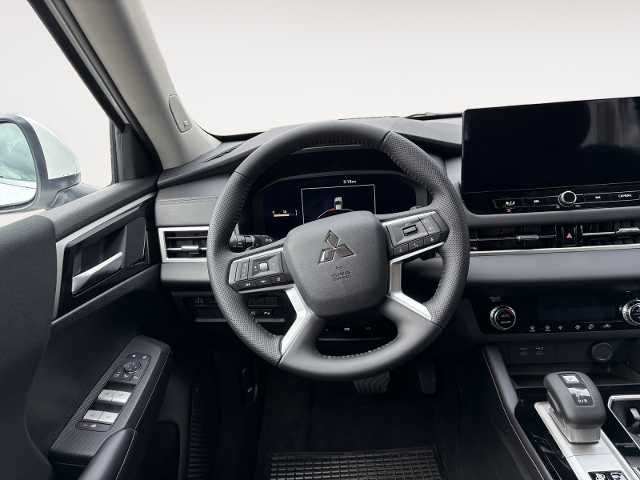Mitsubishi Outlander - Bild 12