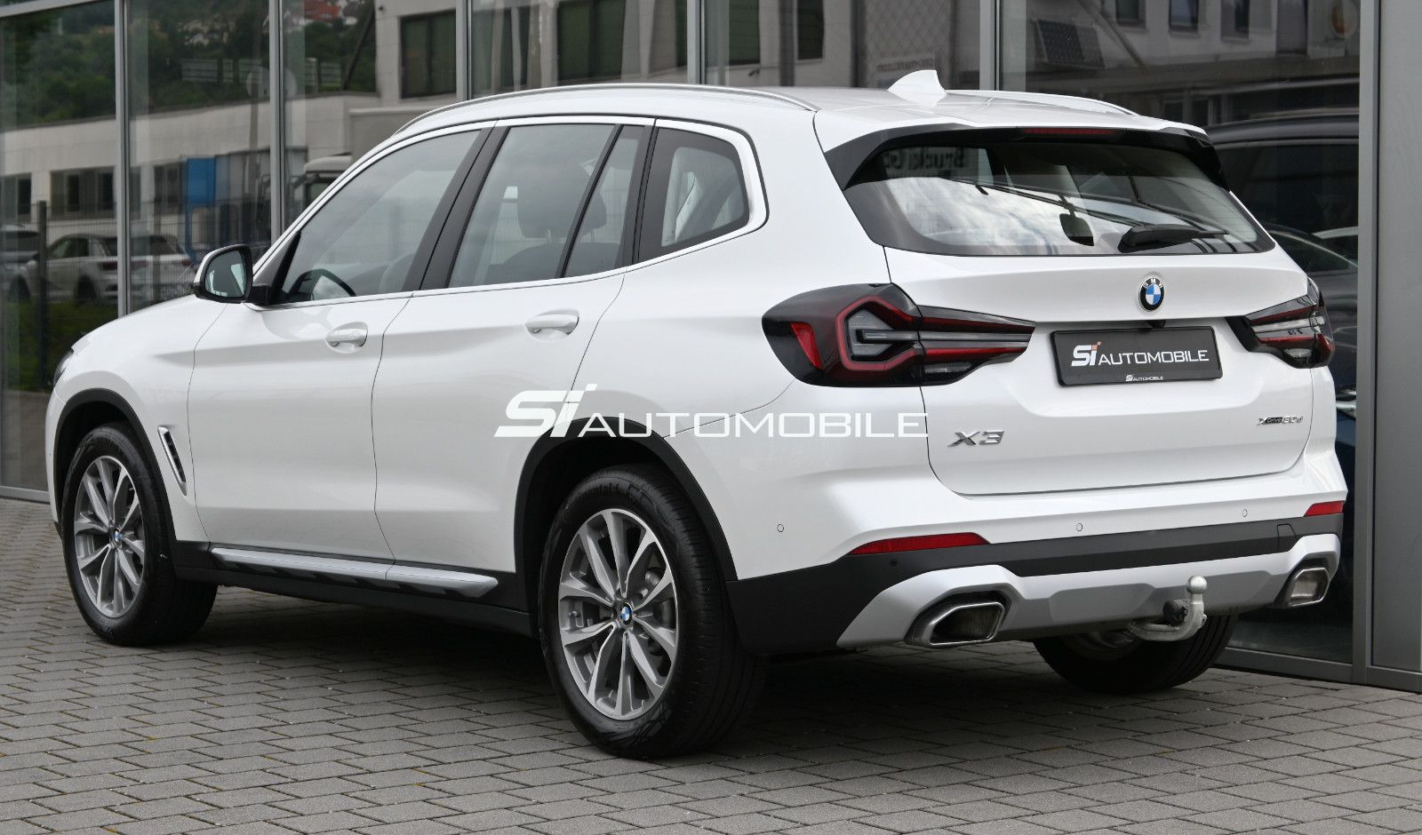 Fahrzeugabbildung BMW X3 xDr.30d °ACC°AHK°HUD°SITZKLIMA°STANDHEIZ°360°