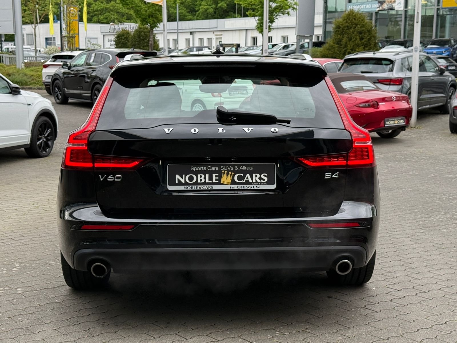 Fahrzeugabbildung Volvo V60 Kombi Momentum Pro ACC BLIS LED