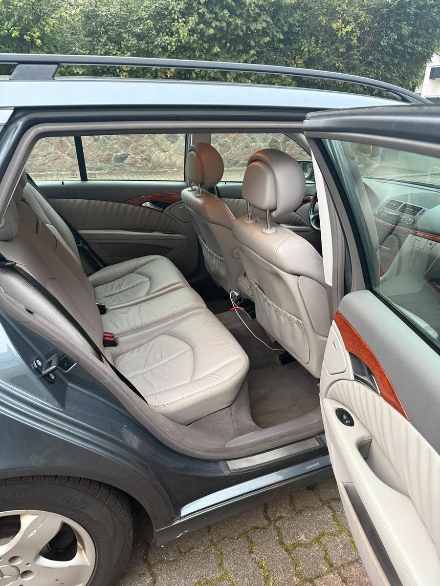 Mercedes-Benz E320 2006 — photo 7